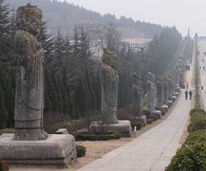 A scene of Qianling Mausoleum (Xinhua Photo)