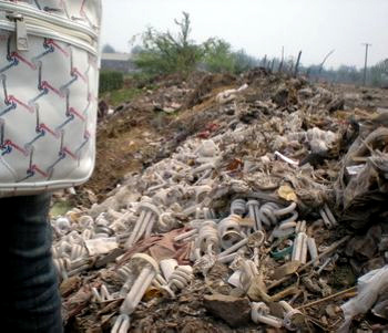 Following the nation's rapid economic development, the production of e-waste has been growing at an alarming speed in China over recent years. [File photo]