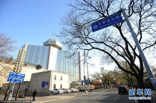 The 60,000 square metres building area near the National Agriculture Exhibition Centre has been priced at over 33,000 yuan, or nearly 5,500 U.S. dollars per square metre, far exceeding the price the current land king had paid for its crown jewels in July this year.