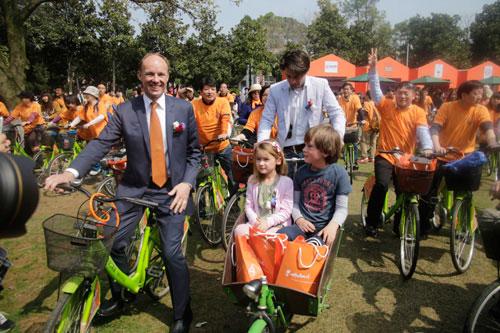 This cultural exchange activity between China and the Netherlands opened on Saturday in Wuhan’s Botanical Gardens. This cultural exchange activity between China and the Netherlands opened on Saturday in Wuhan’s Botanical Gardens.