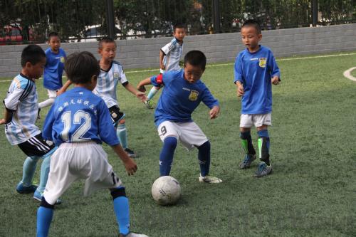 FUTURE PLAYERS : Primary students receive training at the Silver Tide Football Club (COURTSEY OF SILVER TIDE) FUTURE PLAYERS : Primary students receive training at the Silver Tide Football Club (COURTSEY OF SILVER TIDE)