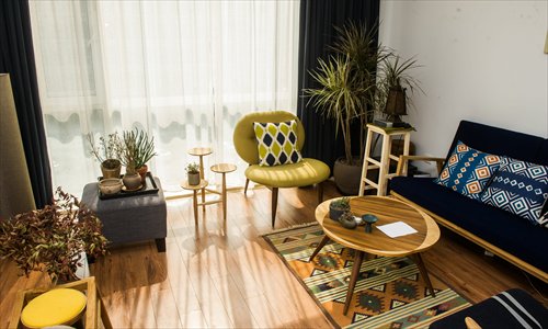 The living room of an Airbnb-listed apartment in Wangjing, Chaoyang district, which also serves a showroom for the host Feng Shu's furniture and interior design company. (Photo: GT/Li Hao) The living room of an Airbnb-listed apartment in Wangjing, Chaoyang district, which also serves a showroom for the host Feng Shu's furniture and interior design company. (Photo: GT/Li Hao)