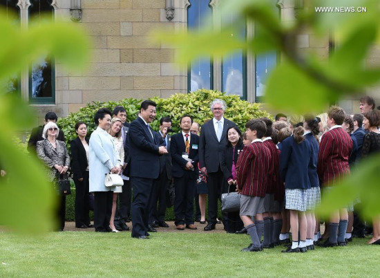 Chinese President Xi Jinping talks with students of a primary school in Tasmania state, Australia, Nov 18, 2014. (Xinhua/Ma Zhancheng) Chinese President Xi Jinping talks with students of a primary school in Tasmania state, Australia, Nov 18, 2014. (Xinhua/Ma Zhancheng)