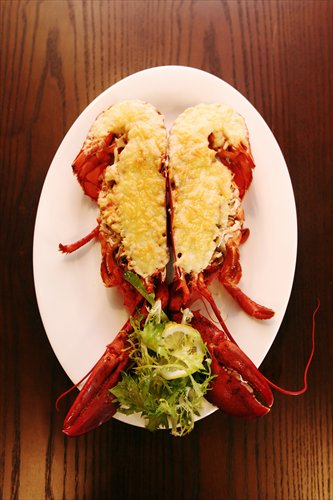 Lobsters imported from the US, Canada, Australia and other countries are popular in China among foodies. (Photo: GT/Cui Meng) Lobsters imported from the US, Canada, Australia and other countries are popular in China among foodies. (Photo: GT/Cui Meng)