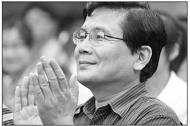 Wang Guozhen attended a poem reading event at which people recited his works in 2010, in Wuhan, Hubei province. (Sun Xinmin/For China Daily) Wang Guozhen attended a poem reading event at which people recited his works in 2010, in Wuhan, Hubei province. (Sun Xinmin/For China Daily)