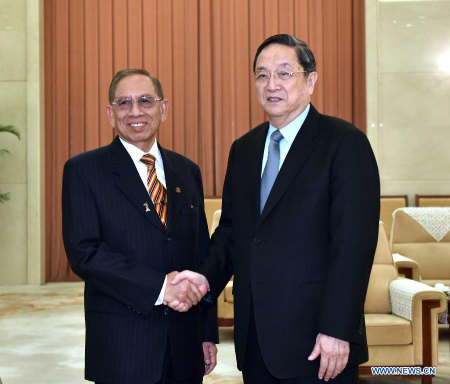 Yu Zhengsheng (R), chairman of the National Committee of the Chinese People's Political Consultative Conference (CPPCC), meets with Malaysian Senate President Abu Zahar in Beijing, capital of China, May 5, 2015. (Xinhua/Li Tao) Yu Zhengsheng (R), chairman of the National Committee of the Chinese People's Political Consultative Conference (CPPCC), meets with Malaysian Senate President Abu Zahar in Beijing, capital of China, May 5, 2015. (Xinhua/Li Tao)