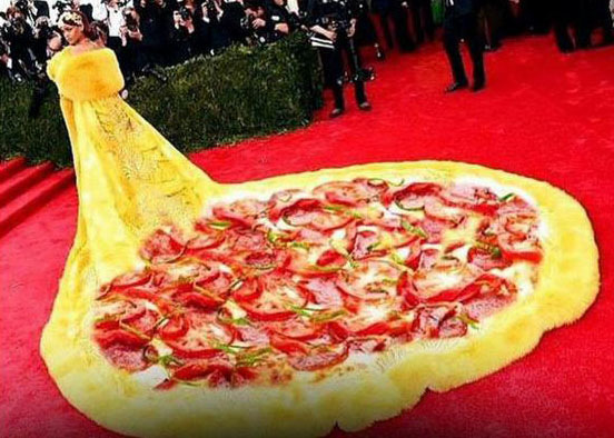 A photoshopped image makes singer Rihanna's dress look like a pizza. The pop singer opted for the dress tailor-made by Beijing-based designer Guo Pei at the Met Gala in New York City, May 5, 2015. (Photo/weibo.com) A photoshopped image makes singer Rihanna's dress look like a pizza. The pop singer opted for the dress tailor-made by Beijing-based designer Guo Pei at the Met Gala in New York City, May 5, 2015. (Photo/weibo.com)