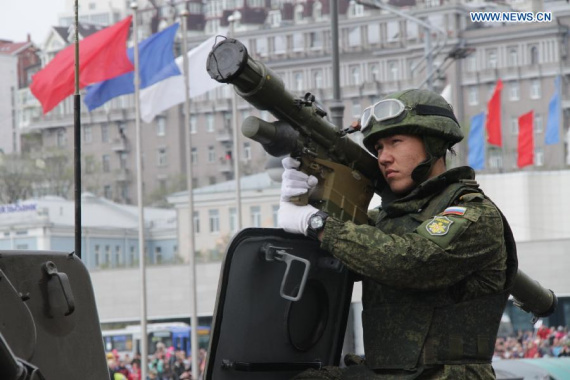 A Russian soldier is seen during the military parade marking the 70th anniversary of the victory in the Great Patriotic War, in Vladivostok, Russia, May 9, 2015. (Xinhua/Valery)