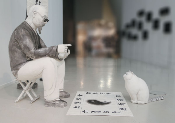 Young artists employ crossover approaches in their works on display at the show Yan Zhan in Beijing. (Photo provided to China Daily) Young artists employ crossover approaches in their works on display at the show Yan Zhan in Beijing. (Photo provided to China Daily)
