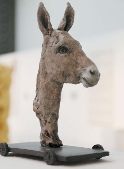 The exhibition Yan Zhan offers a platform for young students of the Central Academy of Fine Arts to display their sculptures, paintings and installations. (Photo provided to China Daily) The exhibition Yan Zhan offers a platform for young students of the Central Academy of Fine Arts to display their sculptures, paintings and installations. (Photo provided to China Daily)