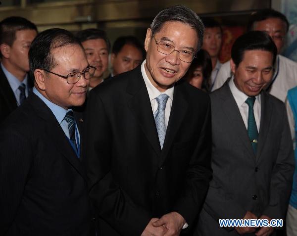 Zhang Zhijun (C), director of the Taiwan Affairs Office of China's State Council, arrives in Kinmen, southeast China's Taiwan, on May 23, 2015. (Photo: Xinhua/Cai Yang) Zhang Zhijun (C), director of the Taiwan Affairs Office of China's State Council, arrives in Kinmen, southeast China's Taiwan, on May 23, 2015. (Photo: Xinhua/Cai Yang)