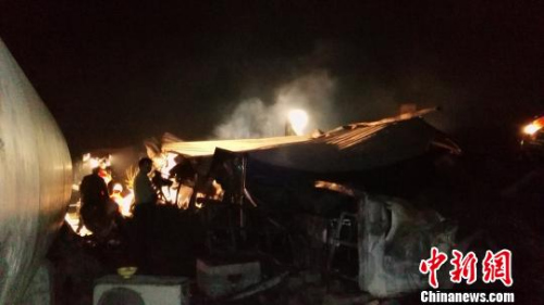 Fire breaks out in a nursing home at Sanlihe village of Lushan county in Pingdingshan city of Central China's Henan province on Monday.[Photo: China News Service/Dong Fei) Fire breaks out in a nursing home at Sanlihe village of Lushan county in Pingdingshan city of Central China's Henan province on Monday.[Photo: China News Service/Dong Fei)