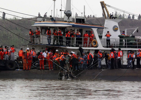 A senior woman is saved from the water near the capsized ship Eastern Star, which overturned in the Jianli section of the Yangtze River in Hubei province, on Monday night. (Photo/Xinhua) A senior woman is saved from the water near the capsized ship Eastern Star, which overturned in the Jianli section of the Yangtze River in Hubei province, on Monday night. (Photo/Xinhua)
