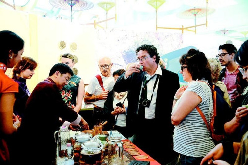 Hubei also presented its food and Hubei Changshengchuan tea to international guests. Hubei also presented its food and Hubei Changshengchuan tea to international guests.
