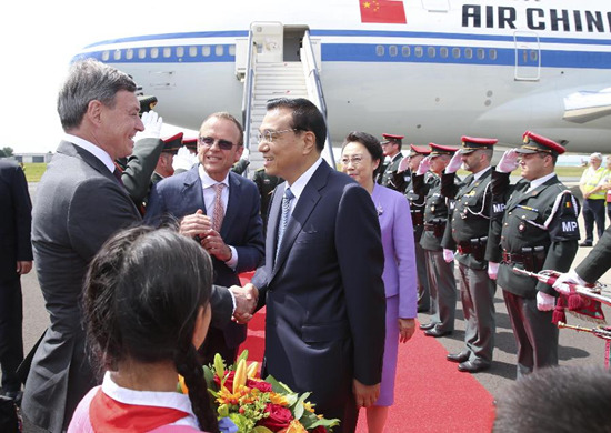 Chinese Premier Li Keqiang arrives in Brussels for the 17th China-EU leaders' meeting, Belgium, June 28, 2015. Chinese Premier Li Keqiang arrives in Brussels for the 17th China-EU leaders' meeting, Belgium, June 28, 2015.