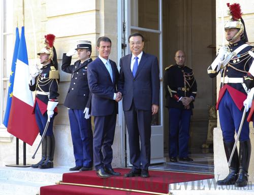Chinese Premier Li Keqiang meets with his French counterpart Manuel Valls in Paris on June 30. (CNSPHOTO) Chinese Premier Li Keqiang meets with his French counterpart Manuel Valls in Paris on June 30. (CNSPHOTO)