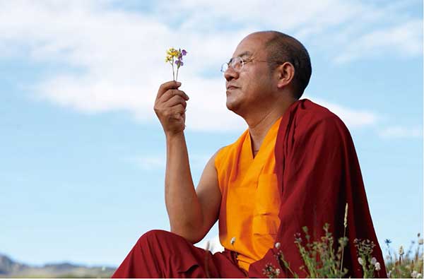 Tibetan Buddhist scholar Sodargye reveals in his new book some tips to help people deal with their fast-paced lives.(Photo provided to China Daily) Tibetan Buddhist scholar Sodargye reveals in his new book some tips to help people deal with their fast-paced lives.(Photo provided to China Daily)