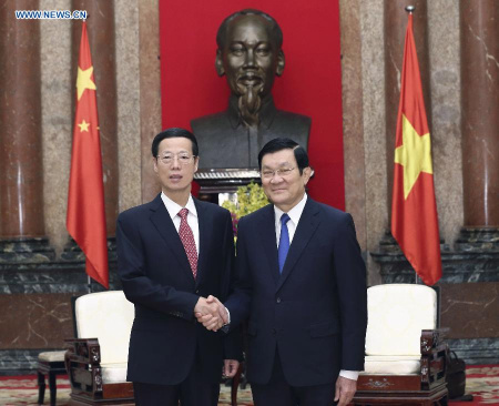 Chinese Vice Premier Zhang Gaoli (L), who is also a member of the Standing Committee of the Political Bureau of the Communist Party of China Central Committee, meets with Vietnamese President Truong Tan Sang in Hanoi, Vietnam, July 17, 2015. (Photo: Xinhua/Lan Hongguang) Chinese Vice Premier Zhang Gaoli (L), who is also a member of the Standing Committee of the Political Bureau of the Communist Party of China Central Committee, meets with Vietnamese President Truong Tan Sang in Hanoi, Vietnam, July 17, 2015. (Photo: Xinhua/Lan Hongguang)