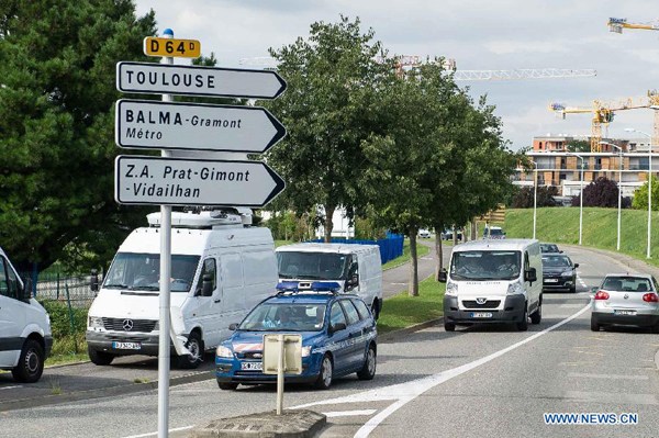 A white van transporting probable MH370 debris found at La Reunion arrives at General Directorate of Armaments(DGA) for analysis in Blagnac, near Toulouse, France, on Aug. 1, 2015. (Xinhua/Fred Lancelot) A white van transporting probable MH370 debris found at La Reunion arrives at General Directorate of Armaments(DGA) for analysis in Blagnac, near Toulouse, France, on Aug. 1, 2015. (Xinhua/Fred Lancelot)