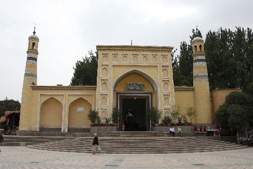 The front entrance to Id Kah Mosque, Kashgar's largest place of worship (ZOU YI) The front entrance to Id Kah Mosque, Kashgar's largest place of worship (ZOU YI)