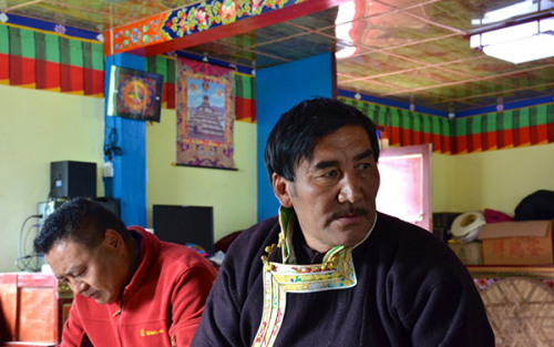 Tashigang village head Pasang Tsering, right. (Photo by Chen Bei/chinadaily.com.cn) Tashigang village head Pasang Tsering, right. (Photo by Chen Bei/chinadaily.com.cn)