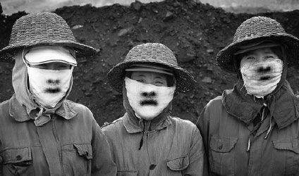 Three women working at a coal mine in Fuxin, Liaoning province, in 2007. Coal-rich Fuxin is now facing a slowdown as a result of resource exhaustion. (Miao Ao/for China Daily) Three women working at a coal mine in Fuxin, Liaoning province, in 2007. Coal-rich Fuxin is now facing a slowdown as a result of resource exhaustion. (Miao Ao/for China Daily)