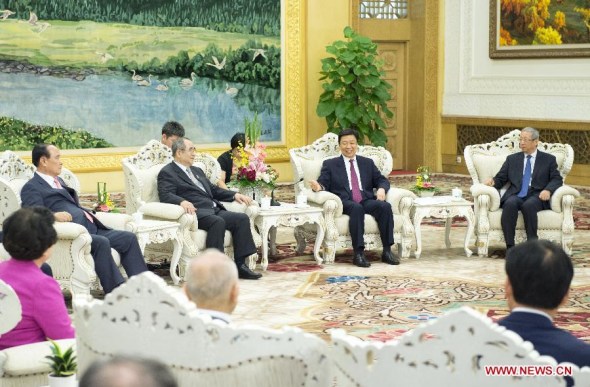Chinese Vice President Li Yuanchao (2nd R) meets with a delegation from the Republic of Korea (ROK) which is led by former ROK Prime Minister Lee Soo-sung (2nd L) and chairman of the 21st Century ROK-China Exchange Association Kim Han-kyu (1st L) in Beijing, capital of China, Aug. 24, 2015. (Photo: Xinhua/Wang Ye) Chinese Vice President Li Yuanchao (2nd R) meets with a delegation from the Republic of Korea (ROK) which is led by former ROK Prime Minister Lee Soo-sung (2nd L) and chairman of the 21st Century ROK-China Exchange Association Kim Han-kyu (1st L) in Beijing, capital of China, Aug. 24, 2015. (Photo: Xinhua/Wang Ye)