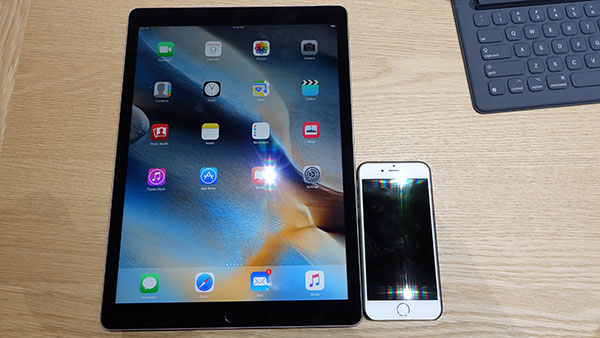 A comparison between iPad Pro and iPhone 6 during the Apple event at the Bill Graham Civic Auditorium in San Francisco on September 9, 2015. (Liu Zheng/ chinadaily.com.cn) A comparison between iPad Pro and iPhone 6 during the Apple event at the Bill Graham Civic Auditorium in San Francisco on September 9, 2015. (Liu Zheng/ chinadaily.com.cn)