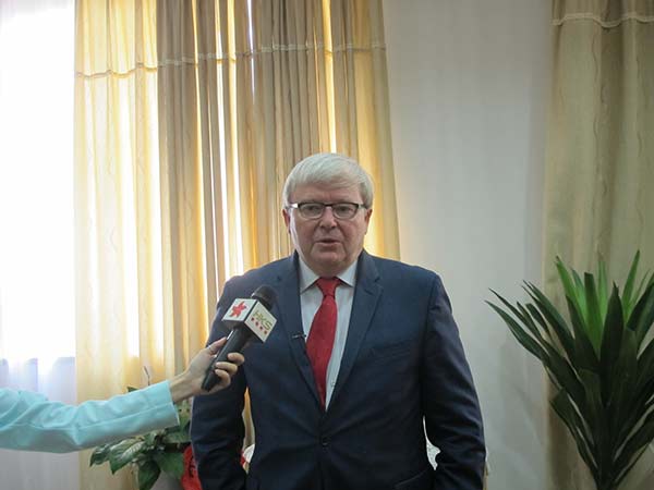 Kevin Rudd, former Australian Prime Minister, at a press conference of The Party and the World Dialogue 2015 event in Beijing on Tuesday. (Photo by Wu Yan/Chinadaily.com.cn) Kevin Rudd, former Australian Prime Minister, at a press conference of The Party and the World Dialogue 2015 event in Beijing on Tuesday. (Photo by Wu Yan/Chinadaily.com.cn)