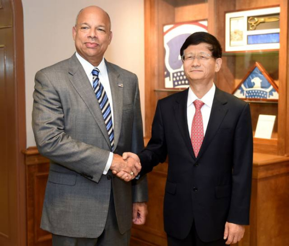 President Xi Jinping's special envoy, Meng Jianzhu, meets with Secretary of the Department of Homeland Security Jeh Johnson, in Washington D.C., capital of the United States, Sept. 10, 2015. (Photo/Xinhua) President Xi Jinping's special envoy, Meng Jianzhu, meets with Secretary of the Department of Homeland Security Jeh Johnson, in Washington D.C., capital of the United States, Sept. 10, 2015. (Photo/Xinhua)