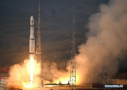 A new model of China's carrier rocket Long March-6 carrying 20 micro-satellites blasts off from the launch pad at 7:01 a.m. from the Taiyuan Satellite Launch Center in north China's Shanxi Province, Sept. 20, 2015. The new carrier rocket will be mainly used for the launch of micro-satellites and the 20 micro-satellites will be used for space tests. (Xinhua/Yan Yan) A new model of China's carrier rocket Long March-6 carrying 20 micro-satellites blasts off from the launch pad at 7:01 a.m. from the Taiyuan Satellite Launch Center in north China's Shanxi Province, Sept. 20, 2015. The new carrier rocket will be mainly used for the launch of micro-satellites and the 20 micro-satellites will be used for space tests. (Xinhua/Yan Yan)