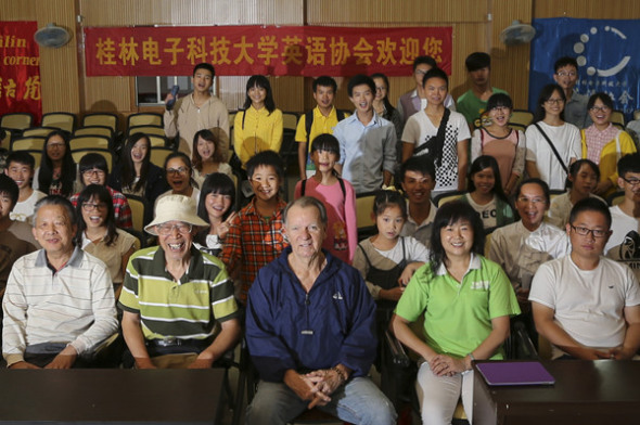 Liu Yukun has been running an English corner since 1991 and even today it remains hugely popular. (Photo: China Daily/ Huo Yan) Liu Yukun has been running an English corner since 1991 and even today it remains hugely popular. (Photo: China Daily/ Huo Yan)
