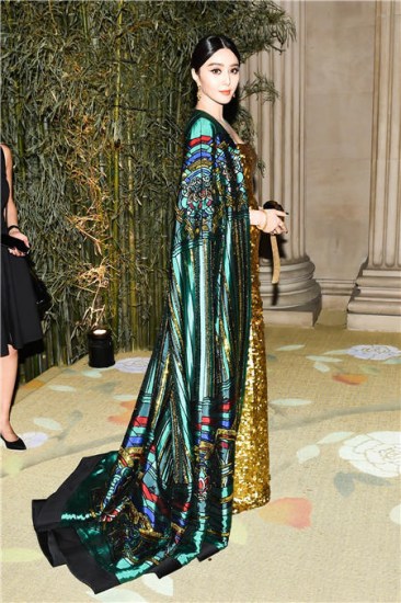 Fan Bingbing wears Bu's Forbidden City-inspired gown at the Met Gala in New York. (Photo provided to China Daily) Fan Bingbing wears Bu's Forbidden City-inspired gown at the Met Gala in New York. (Photo provided to China Daily)