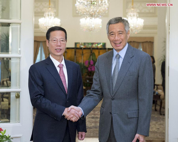 Chinese Vice Premier Zhang Gaoli (L) meets with Singaporean Prime Minister Lee Hsien Loong in Singapore, Oct. 13, 2015. (Xinhua/Wang Ye) Chinese Vice Premier Zhang Gaoli (L) meets with Singaporean Prime Minister Lee Hsien Loong in Singapore, Oct. 13, 2015. (Xinhua/Wang Ye)