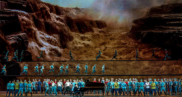 Lang Lang plays Yellow River Piano Concerto in Beijing on Sept 3 to commemorate the 70th anniversary of the end of World War II. Lang Lang plays Yellow River Piano Concerto in Beijing on Sept 3 to commemorate the 70th anniversary of the end of World War II.