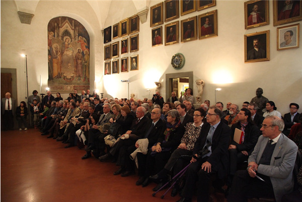 The awarding ceremony was held at The Accademia delle Arti del Disegno in Italy, Oct 17, 2015. (Photo provided to chinadaily.com.cn) The awarding ceremony was held at The Accademia delle Arti del Disegno in Italy, Oct 17, 2015. (Photo provided to chinadaily.com.cn)