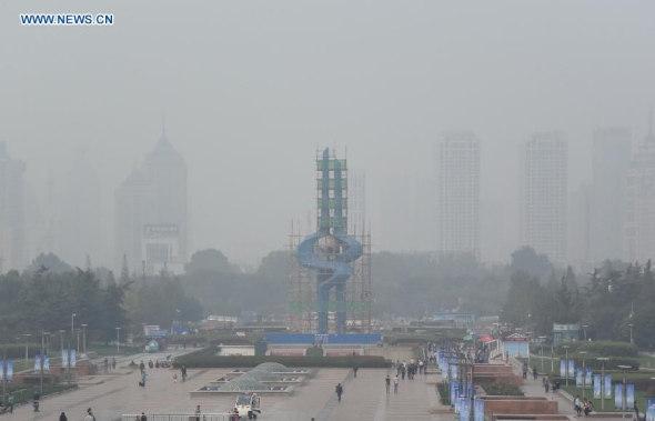 Ji'nan, capital of east China's Shangdong Province, is shrouded with smog on Oct. 20, 2015. (Photo: Xinhua/Zhu Zheng) Ji'nan, capital of east China's Shangdong Province, is shrouded with smog on Oct. 20, 2015. (Photo: Xinhua/Zhu Zheng)