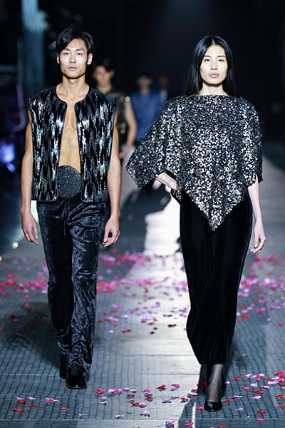 Models present creations by Pierre Cardin. (Photo provided to China Daily) Models present creations by Pierre Cardin. (Photo provided to China Daily)