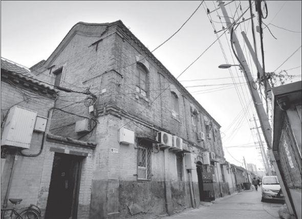 Badahutong, which literally means the eight great hutong, consists of Baishun, Yanzhi, Hanjia, Shaaxixiang, Shitou, Wangguangfuxiejie, Zhujia and Lishamao hutong. They are situated around the bustling Dashila area. (Photo provided to China Daily) Badahutong, which literally means the eight great hutong, consists of Baishun, Yanzhi, Hanjia, Shaaxixiang, Shitou, Wangguangfuxiejie, Zhujia and Lishamao hutong. They are situated around the bustling Dashila area. (Photo provided to China Daily)