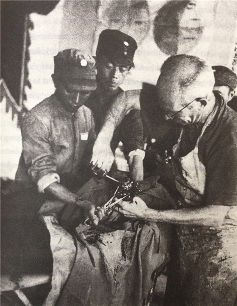 A new English-language book helps readers better understand China's role in the war and how foreigners like Norman Bethune (pictured) supported the cause. (Photo provided to China Daily) A new English-language book helps readers better understand China's role in the war and how foreigners like Norman Bethune (pictured) supported the cause. (Photo provided to China Daily)