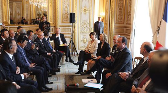 At the meeting of a visiting Chinese Entrepreneurs Club delegation in France in June 2013, Hollande promised to ensure more safety for Chinese tourists. (Photo/CNTV) At the meeting of a visiting Chinese Entrepreneurs Club delegation in France in June 2013, Hollande promised to ensure more safety for Chinese tourists. (Photo/CNTV)
