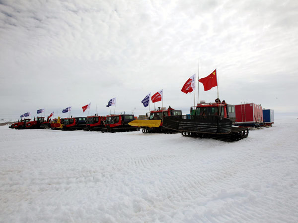 A Chinese expedition team prepares to depart from the Zhongshan Research Station for the Kunlun Research Station, China's closest station to the South Pole in Antarctica, on Dec 16, 2012. (Photo/Xinhua) A Chinese expedition team prepares to depart from the Zhongshan Research Station for the Kunlun Research Station, China's closest station to the South Pole in Antarctica, on Dec 16, 2012. (Photo/Xinhua)