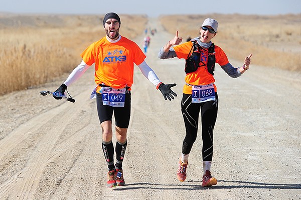 ompetitors at the gobi Gobi ultra-marathon in Jiuquan, Gansu province on Nov 8, 2015. (Photo/chinadaily.com.cn) ompetitors at the gobi Gobi ultra-marathon in Jiuquan, Gansu province on Nov 8, 2015. (Photo/chinadaily.com.cn)