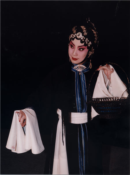 Li Weikang, one of the country's most famous Peking Opera performers, wants to use her experience to keep the traditional theater form fresh. Li Weikang, one of the country's most famous Peking Opera performers, wants to use her experience to keep the traditional theater form fresh.
