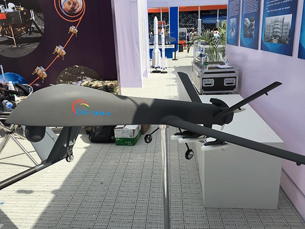 The CH-5 combat drone makes its maiden flight at an airport in northwestern China on Aug 26.(Photo/China Daily)