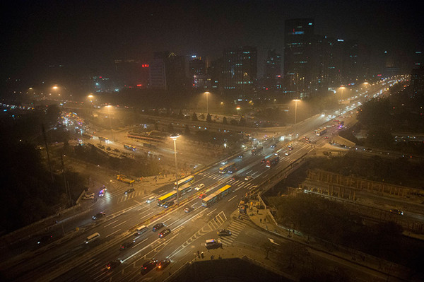 Traffic flow resumed late on Sunday afternoon. (Photo/China Daily) Traffic flow resumed late on Sunday afternoon. (Photo/China Daily)