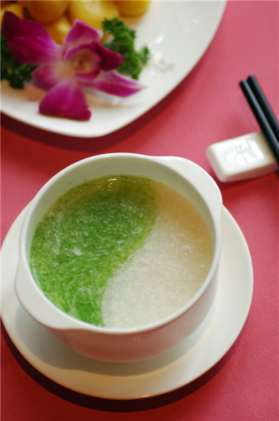 This chicken porridge is said to have been a must-have for Mei Lanfang before each performance. (Photo provided to chinadaily.com.cn) This chicken porridge is said to have been a must-have for Mei Lanfang before each performance. (Photo provided to chinadaily.com.cn)