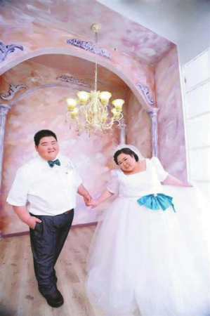 Wedding photo of Lin Yue and Deng Yang. Wedding photo of Lin Yue and Deng Yang.