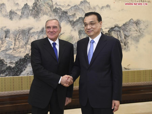 Chinese Premier Li Keqiang (R) meets with Italian Senate President Pietro Grasso in Beijing, capital of China,Dec. 11, 2015. (Xinhua/Xie Huanchi) Chinese Premier Li Keqiang (R) meets with Italian Senate President Pietro Grasso in Beijing, capital of China,Dec. 11, 2015. (Xinhua/Xie Huanchi)