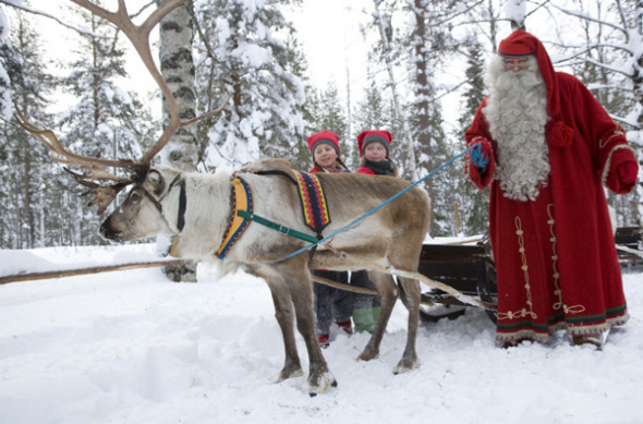 Asian tourists flock to the home of Santa Claus. (Photo/CNTV) Asian tourists flock to the home of Santa Claus. (Photo/CNTV)